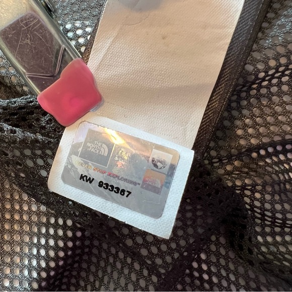 AUTHENTIC The North Face HyVent Waterproof Shell Jacket Size Medium GUC - Picture 3 of 12